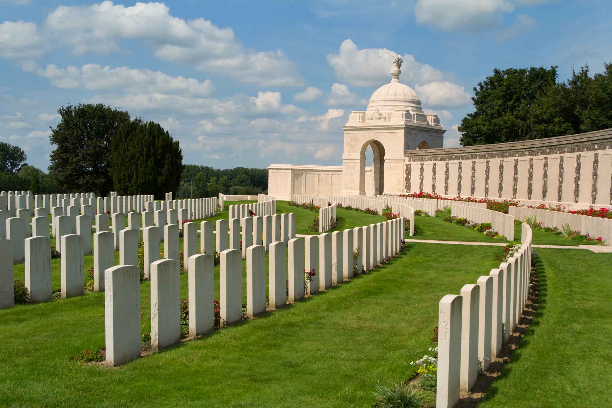 Tyne_Cot_Commonwealth_War_Graves_Cemetery