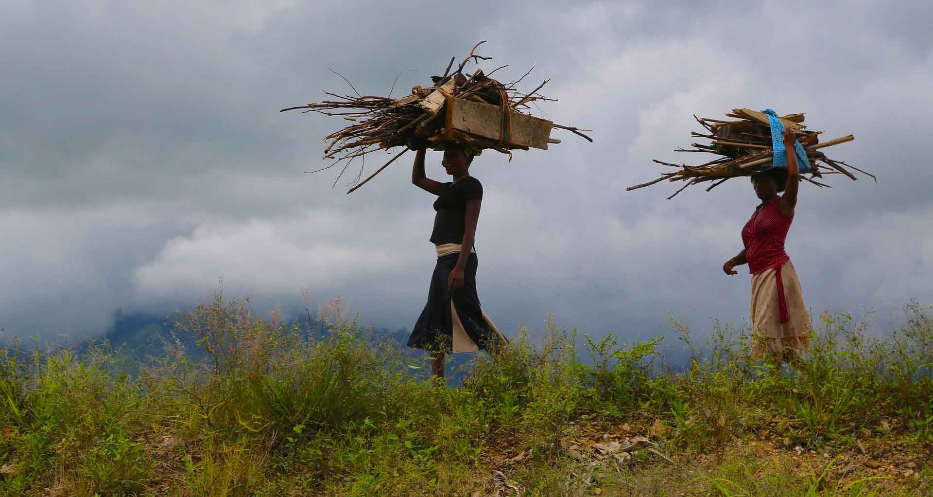 uganda-women-pixabay