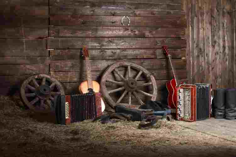 barn with music instruments etc.